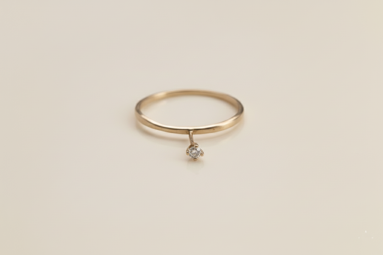 טבעת זהב לבן "אחת מעל כולן" עדינות שלא מתפשרת – תמונה 3