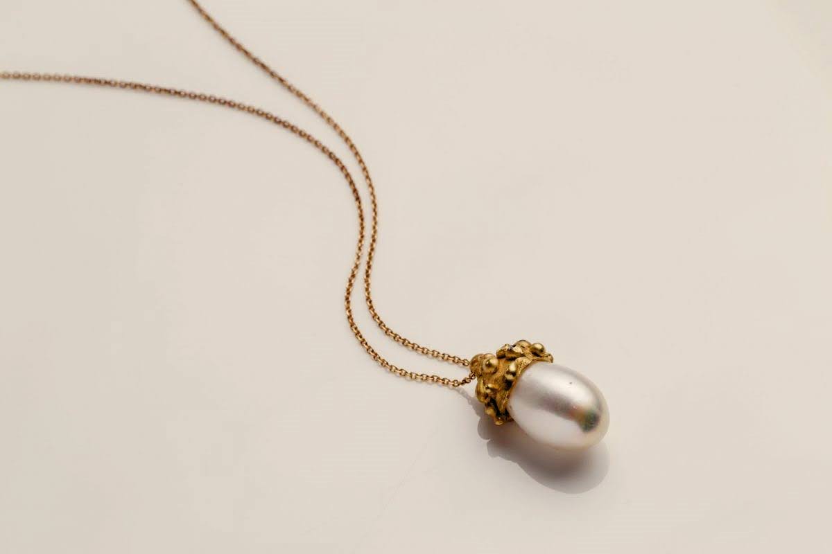 שרשרת 18 קראט עם תליון של פנינה (1)