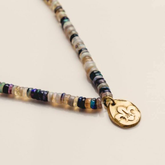 שרשרת אופל טבעי עם תליון זהב 18 קראט בעבודת יד שירלי קורן מעצבת תכשיטים