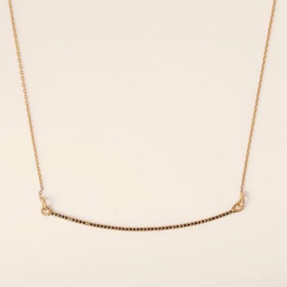 שרשרת זהב 18 קראט משובצת יהלומים שחורים בעיצוב מינימליסטי ואלגנטי שירלי קורן