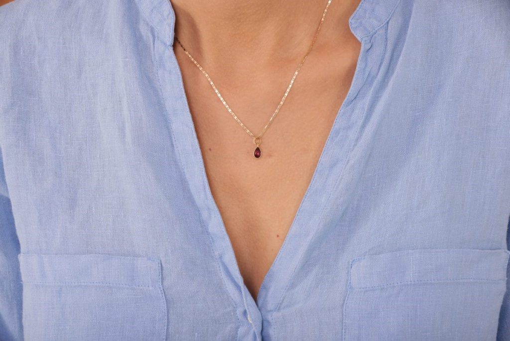 שרשרת גרנט מזהב 14 קראט – תליון טיפה בעבודת יד