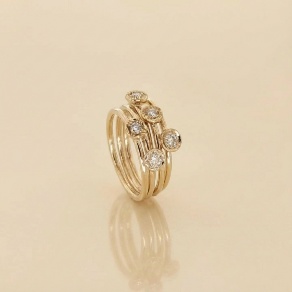 טבעות זהב לבן עם יהלומים בעיצוב אישי ללא ציפוי רודיום