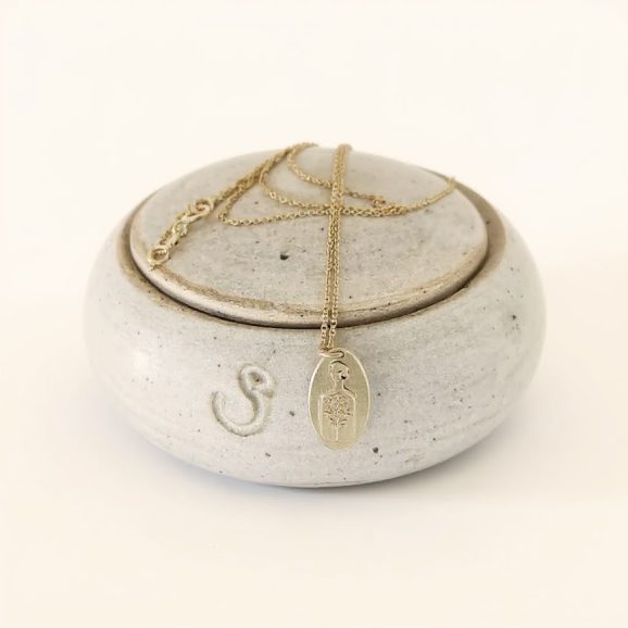 תליון זהב פרח הלוטוס