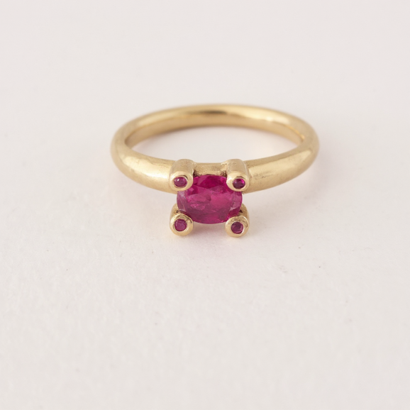 רובי טבעת זהב מיוחדת