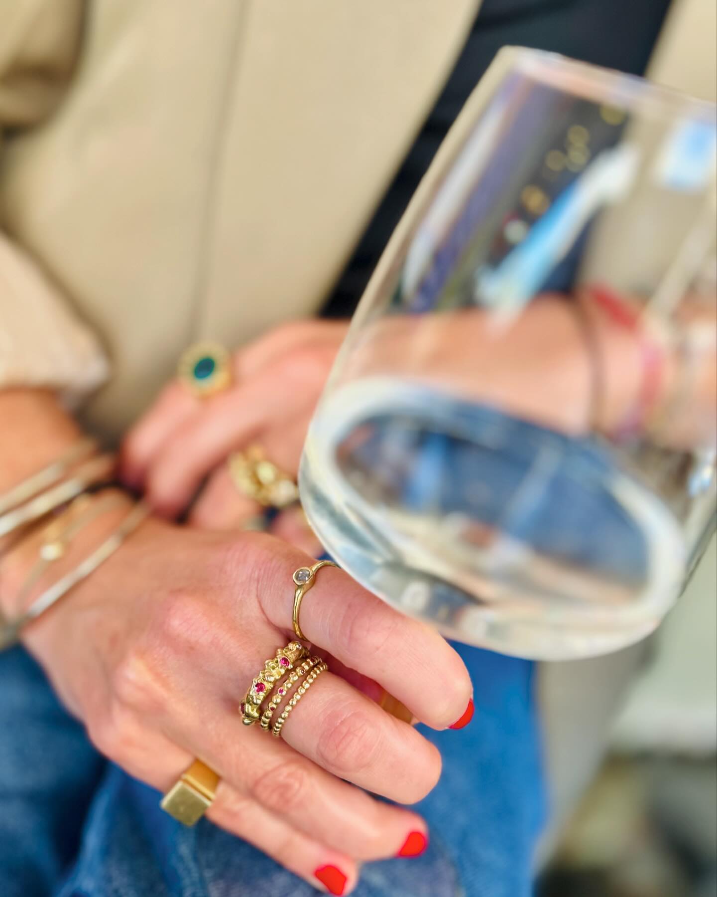 עבודות תלמידים בצורפות תכשיטים בעבודת יד